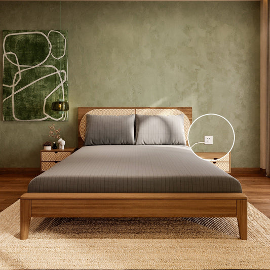 Ground & Glow™ Grounding Fitted Sheet – For Pain-Free, Deep Rest